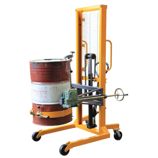 液压油桶堆⾼⻋