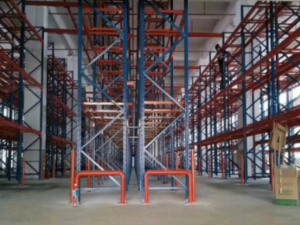 高大仓库的 “空间密码”